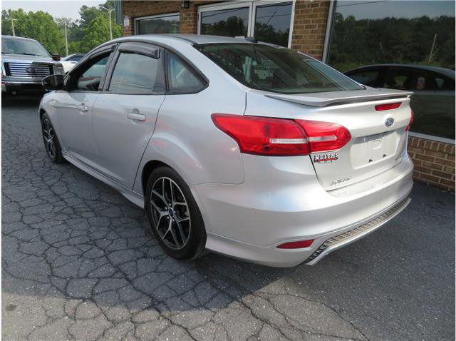 Used 2015 Ford Focus SE w/ SE Ecoboost Package image 2