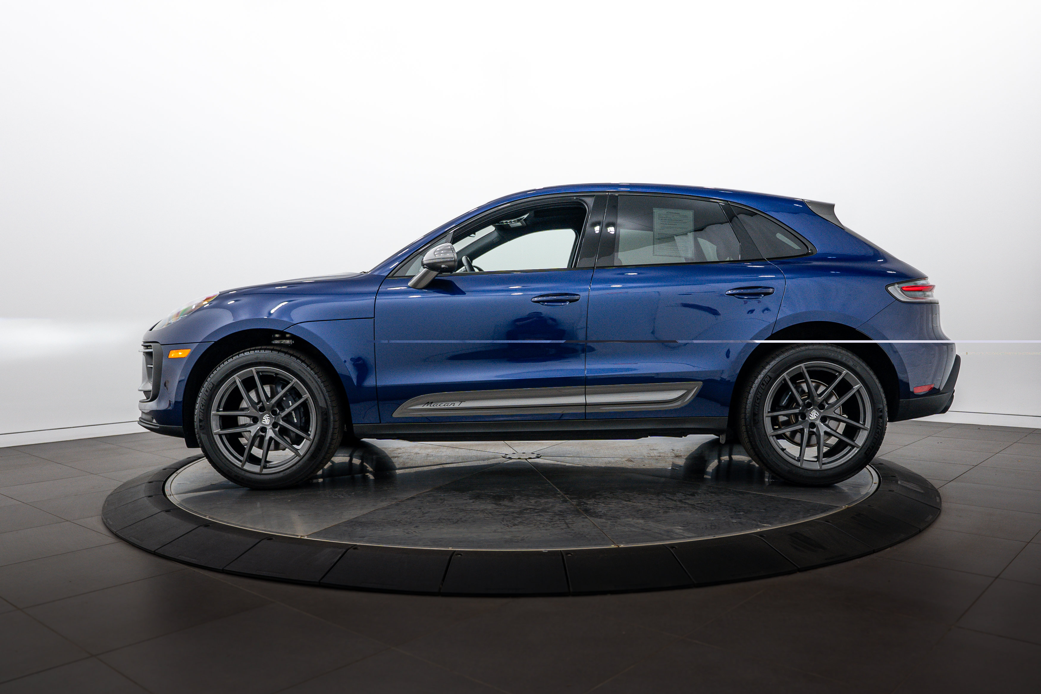 Certified 2026 Porsche Macan Turbo AWD/4WD image 2