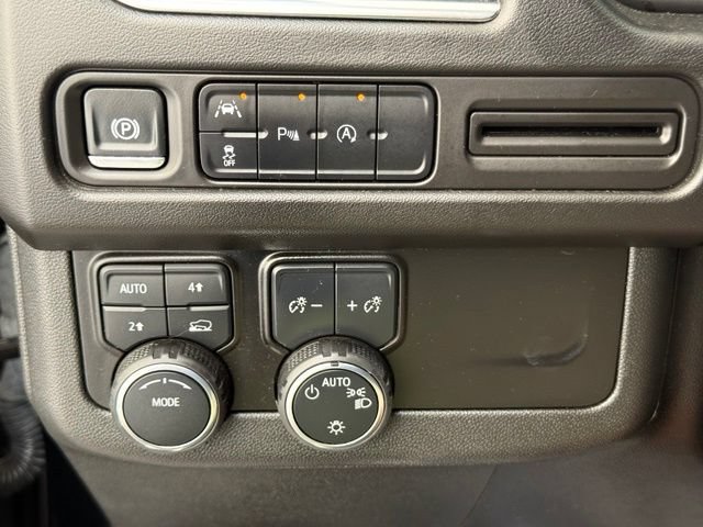 Used 2024 Chevrolet Tahoe LT AWD/4WD image 32