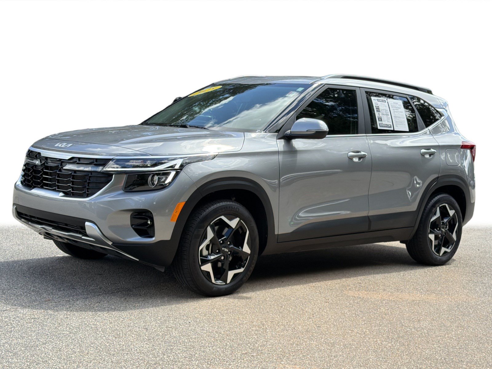 Certified 2025 Kia Seltos EX w/ EX Sunroof Package AWD/4WD image 24
