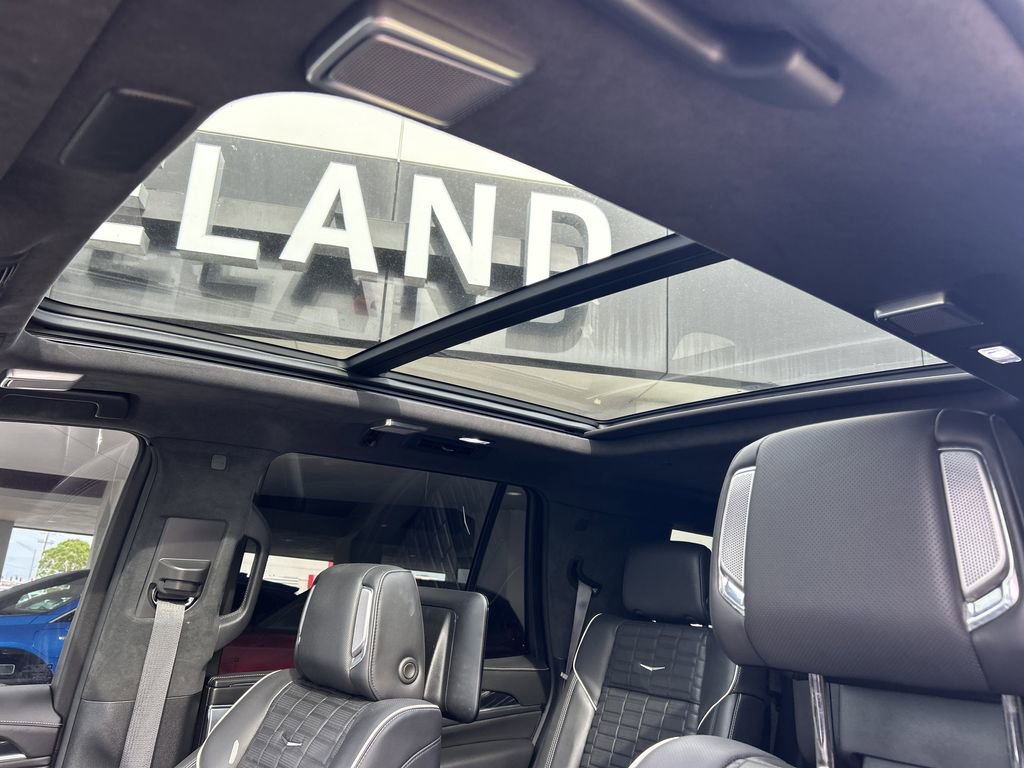 Certified 2024 Cadillac Escalade V w/ LPO, ONYX Package image 23