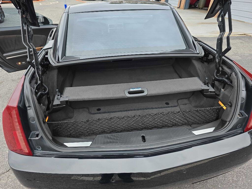 Used 2008 Cadillac XLR V image 28