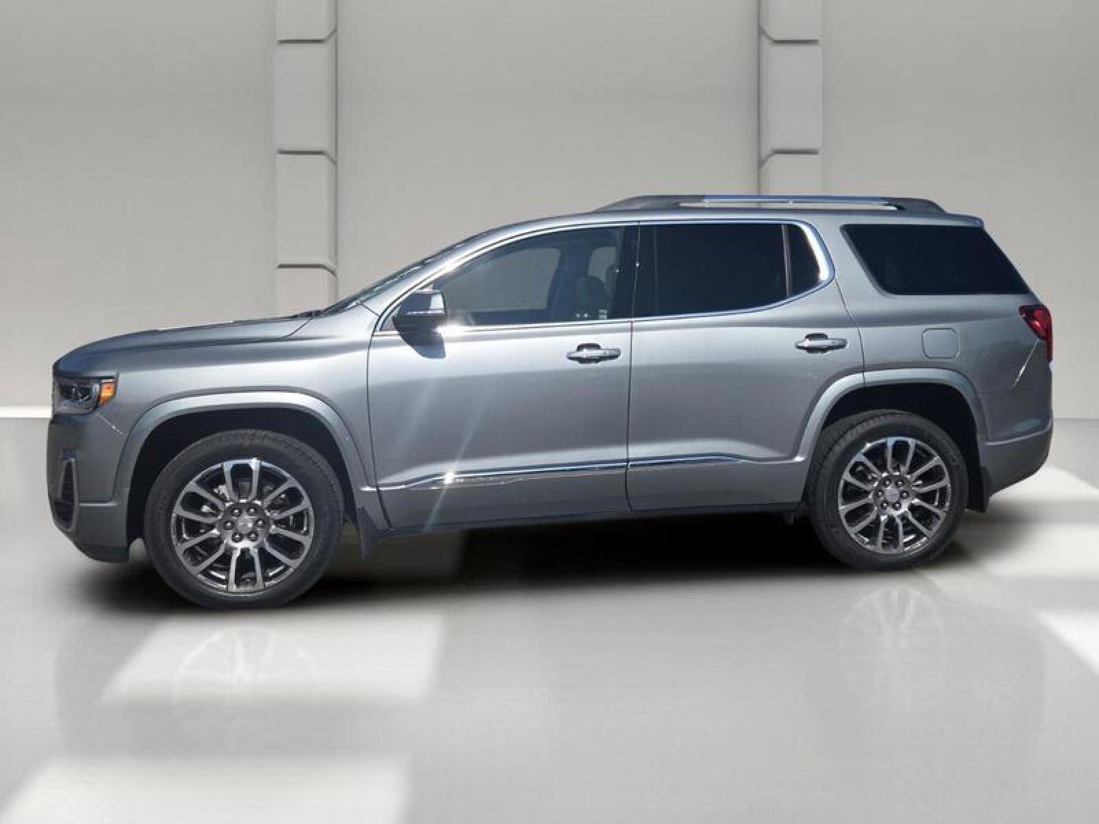 Used 2023 GMC Acadia Denali w/ Denali Ultimate Package FWD image 4