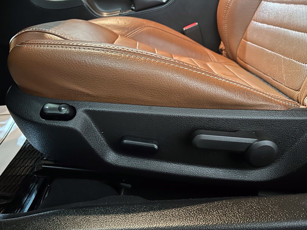 Used 2010 Ford Mustang Convertible RWD image 15