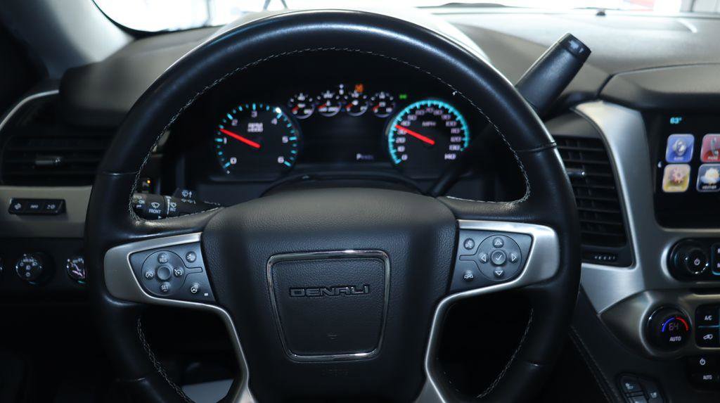 Used 2020 GMC Yukon XL Denali w/ Denali Premium Package AWD/4WD image 18