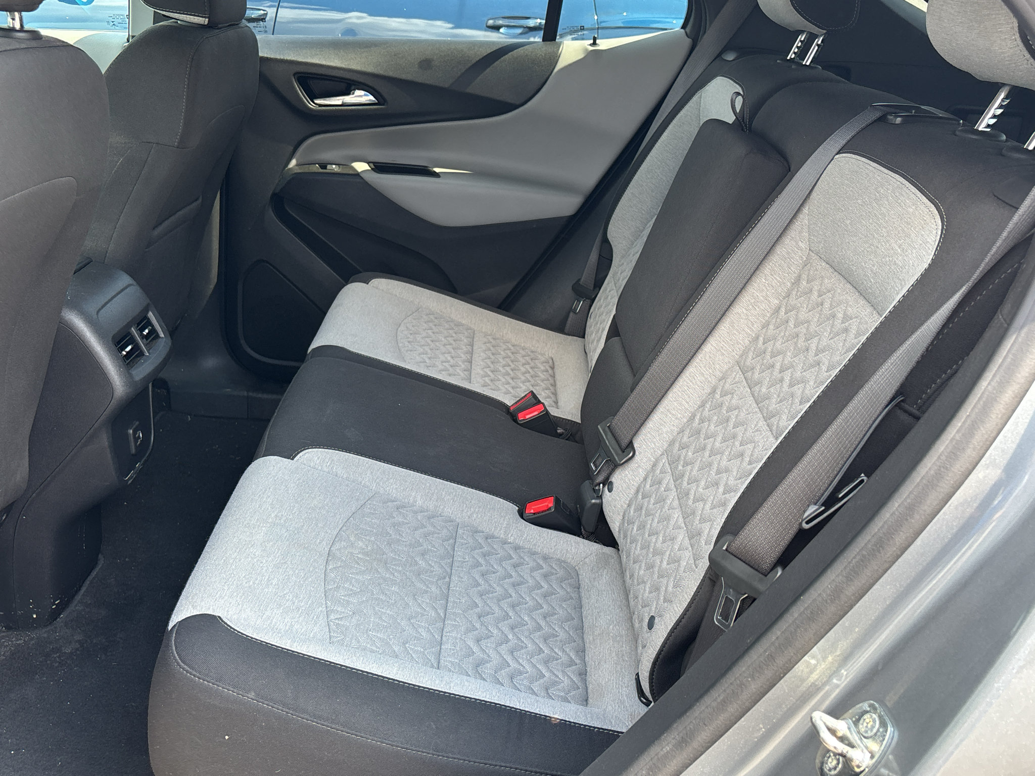 Used 2023 Chevrolet Equinox LT w/ Driver Convenience Package FWD image 20