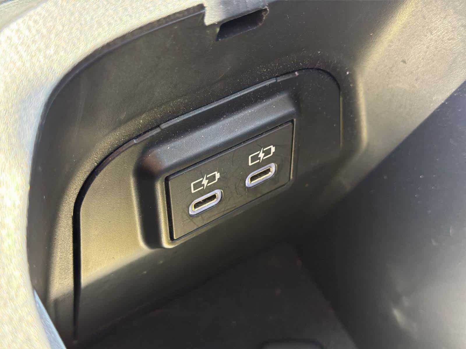 Used 2025 Toyota RAV4 XLE FWD image 40