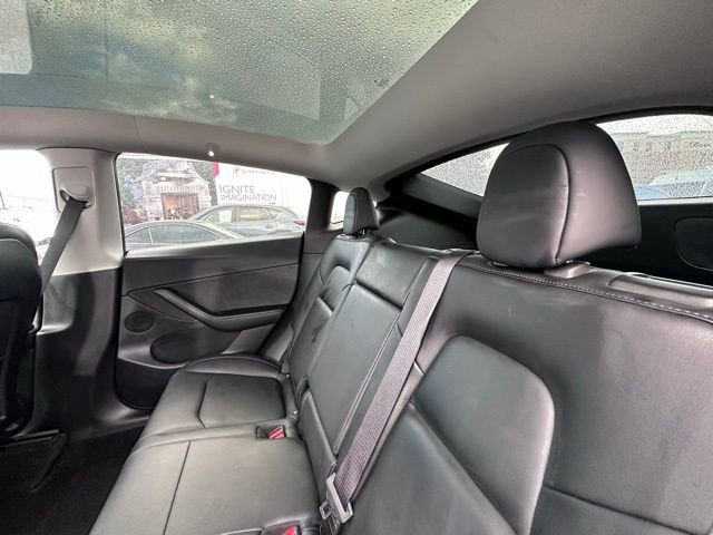 Used 2022 Tesla Model Y Long Range image 19