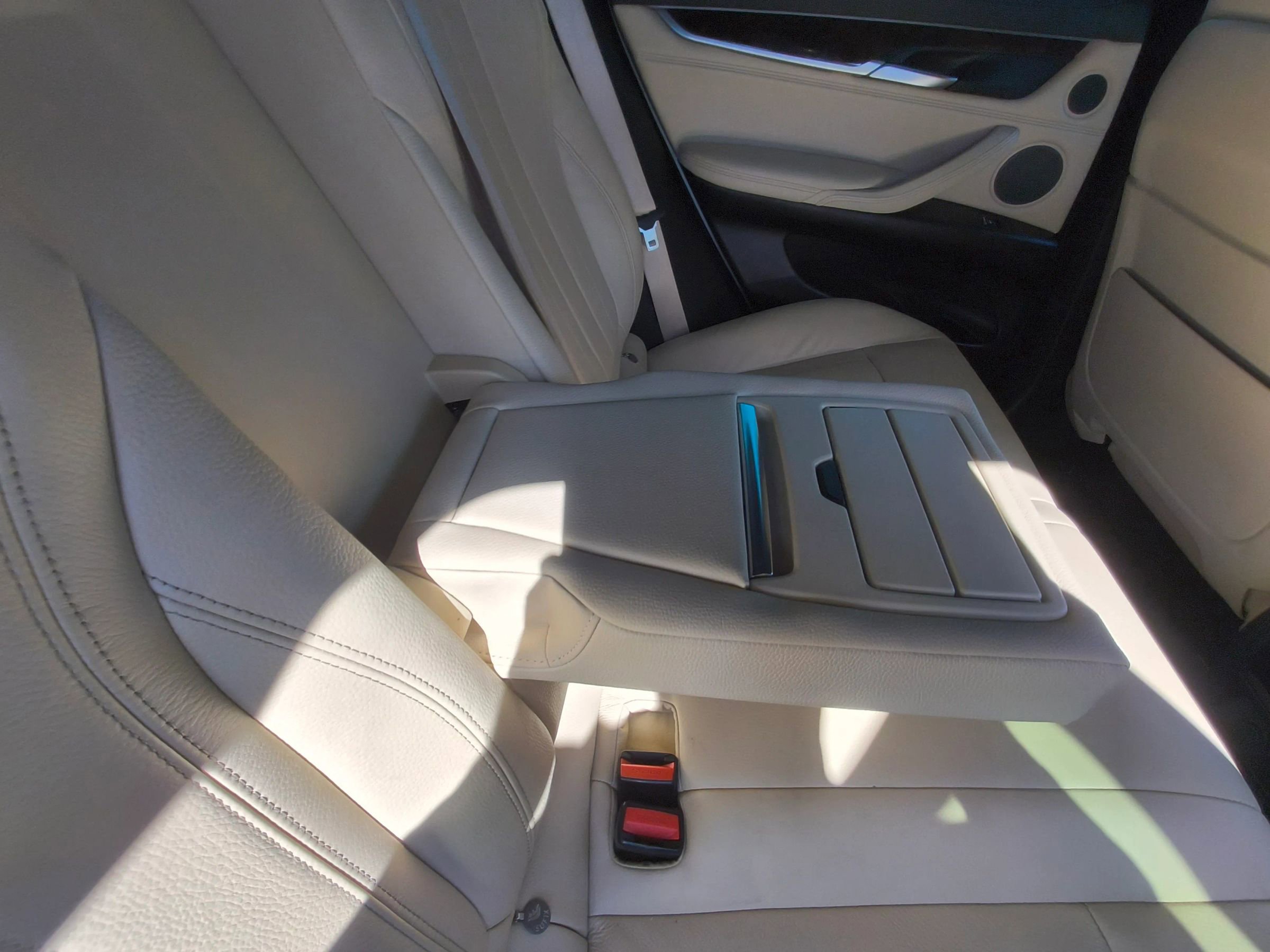 Used 2018 BMW X6 xDrive50i w/ Premium Package image 27