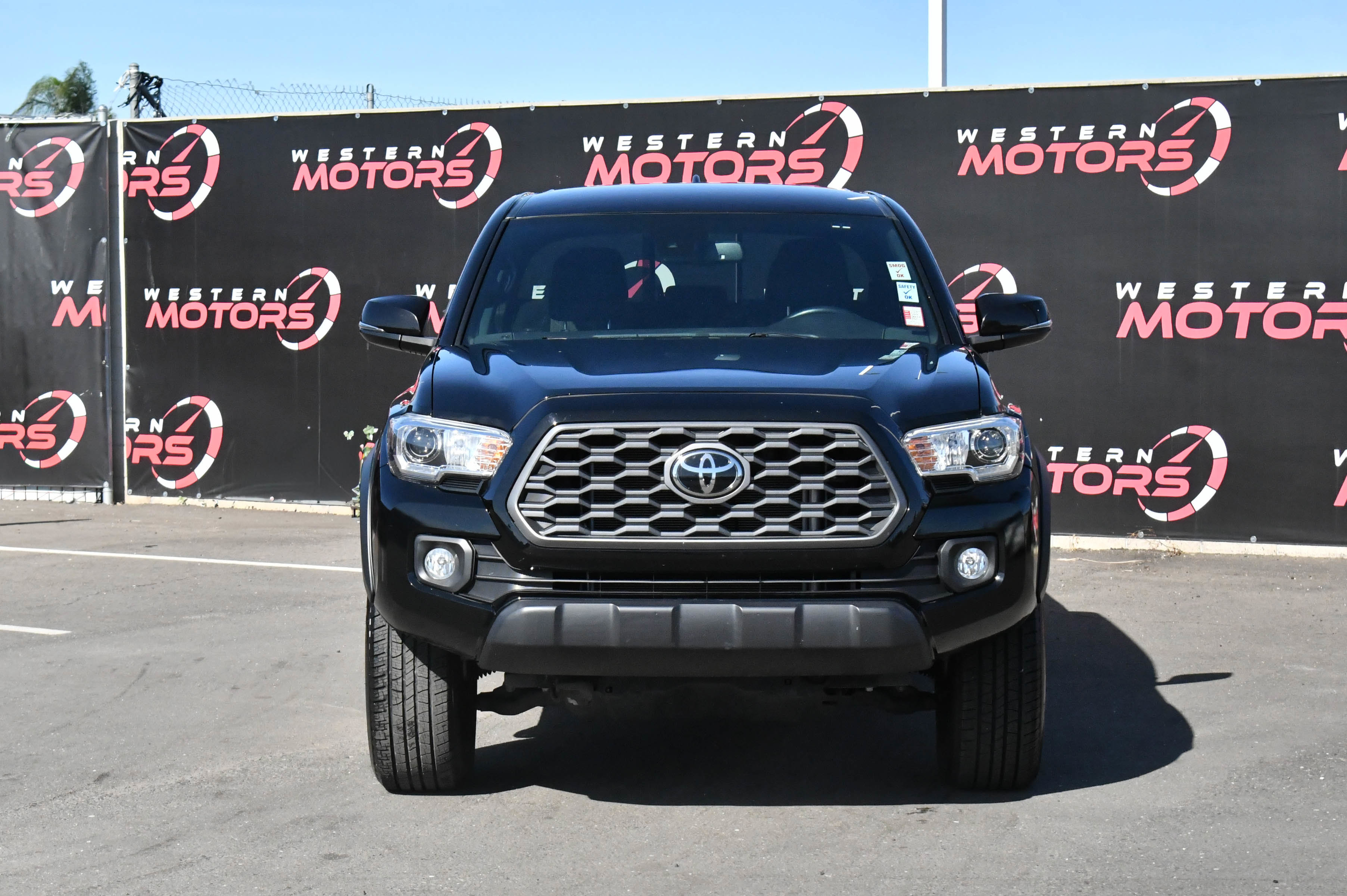 Used 2023 Toyota Tacoma TRD Off-Road w/ Technology Package AWD/4WD image 2