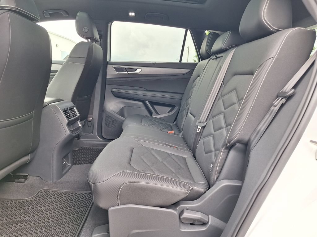 New 2026 Volkswagen Atlas Cross Sport SE FWD image 11
