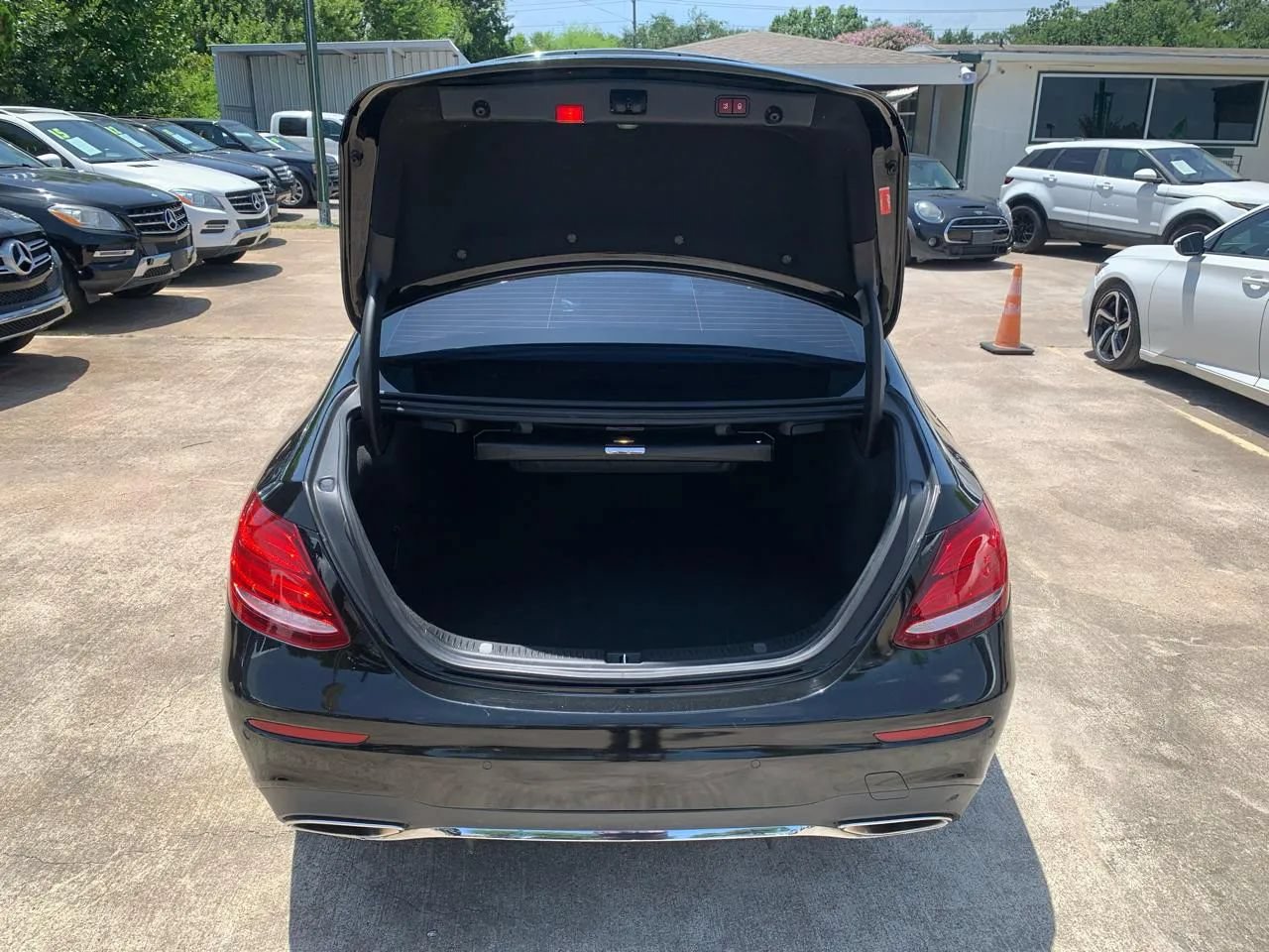 Used 2017 Mercedes-Benz E 300 image 20
