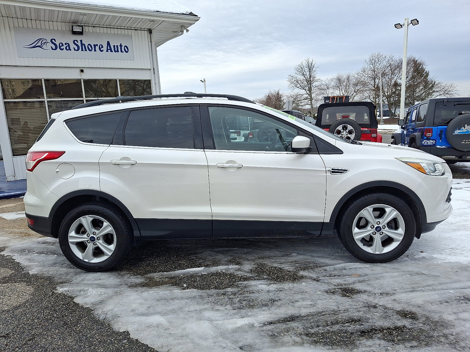 Used 2016 Ford Escape SE w/ Equipment Group 201A image 7