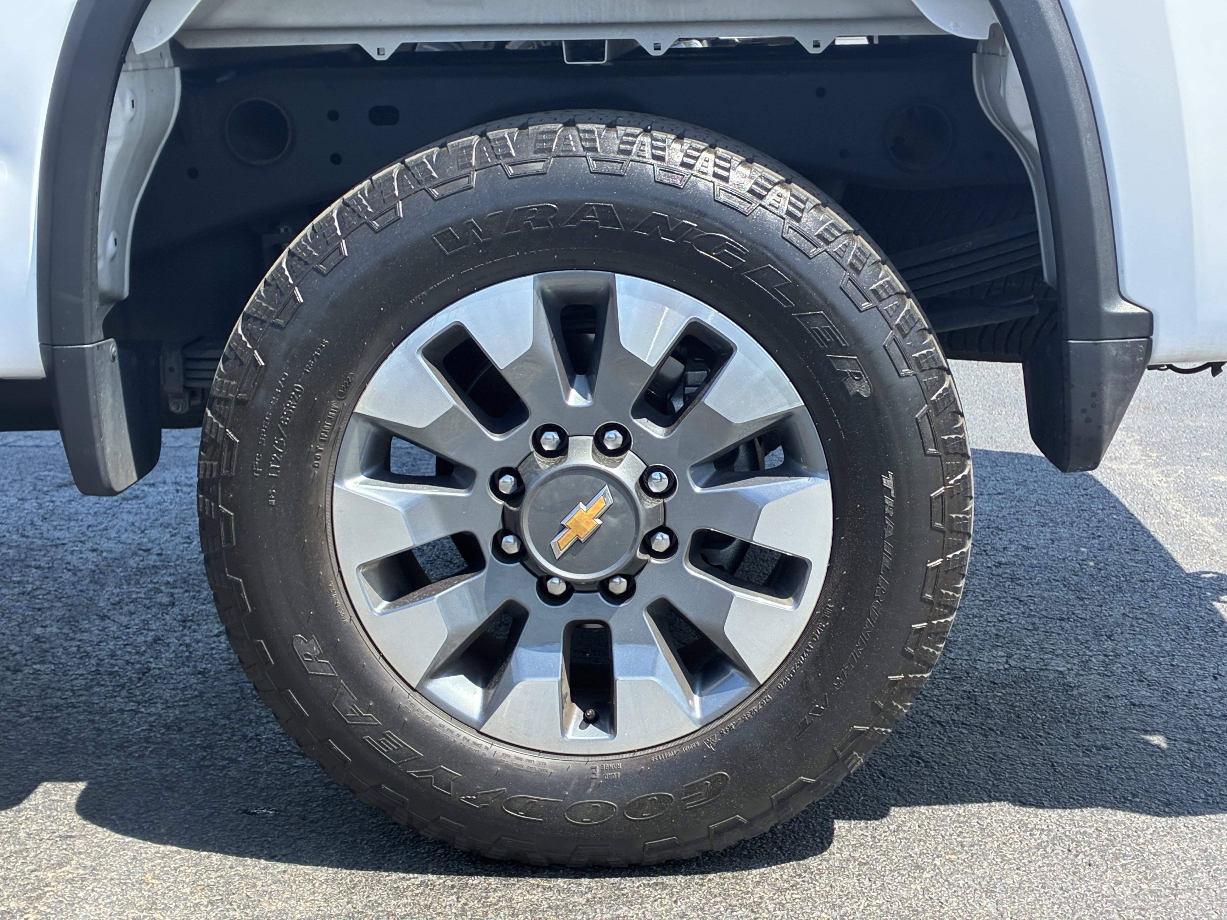 Used 2023 Chevrolet Silverado 2500 Custom AWD/4WD image 11