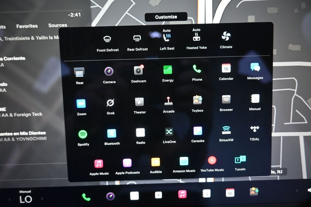 Used 2023 Tesla Model X image 13