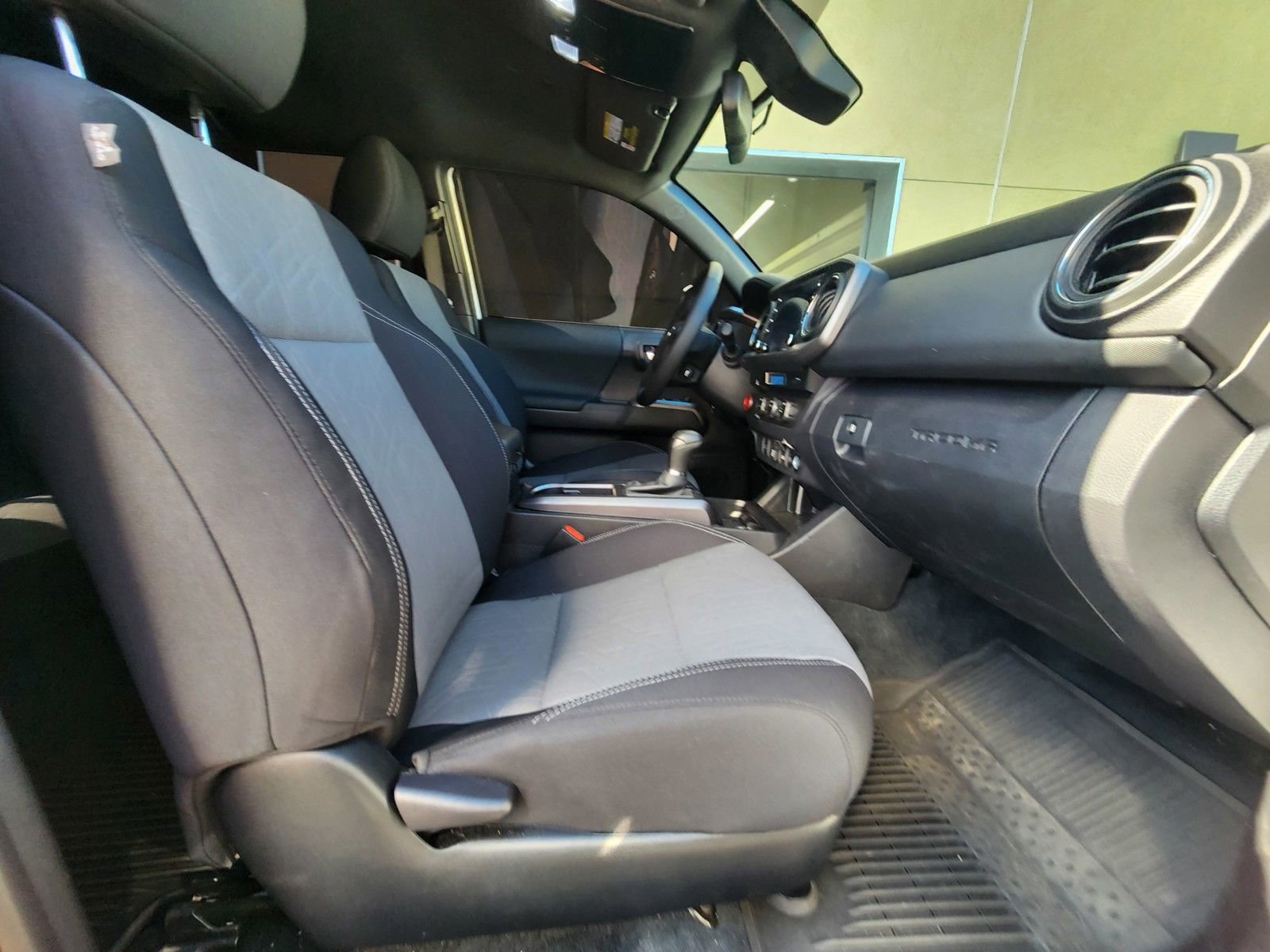 Used 2023 Toyota Tacoma TRD Sport w/ Black Out Package (TMS) image 24