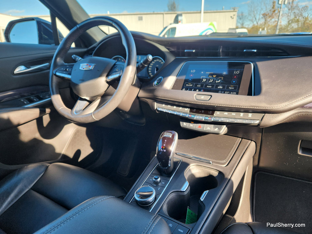 Used 2023 Cadillac XT4 Luxury w/ Driver Awareness Package AWD/4WD image 29