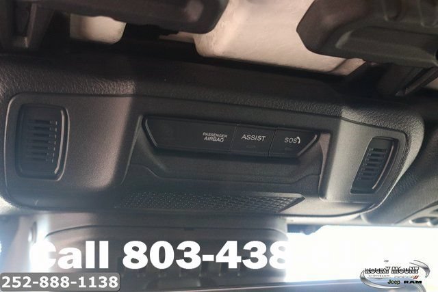 Used 2026 Jeep Wrangler Unlimited Sahara AWD/4WD image 34