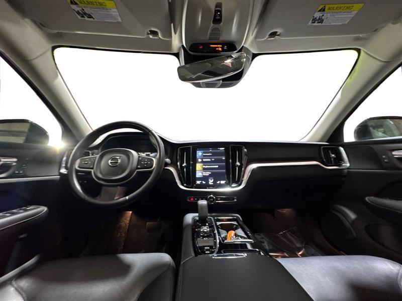 Used 2022 Volvo S60 T8 R-Design Expression image 13