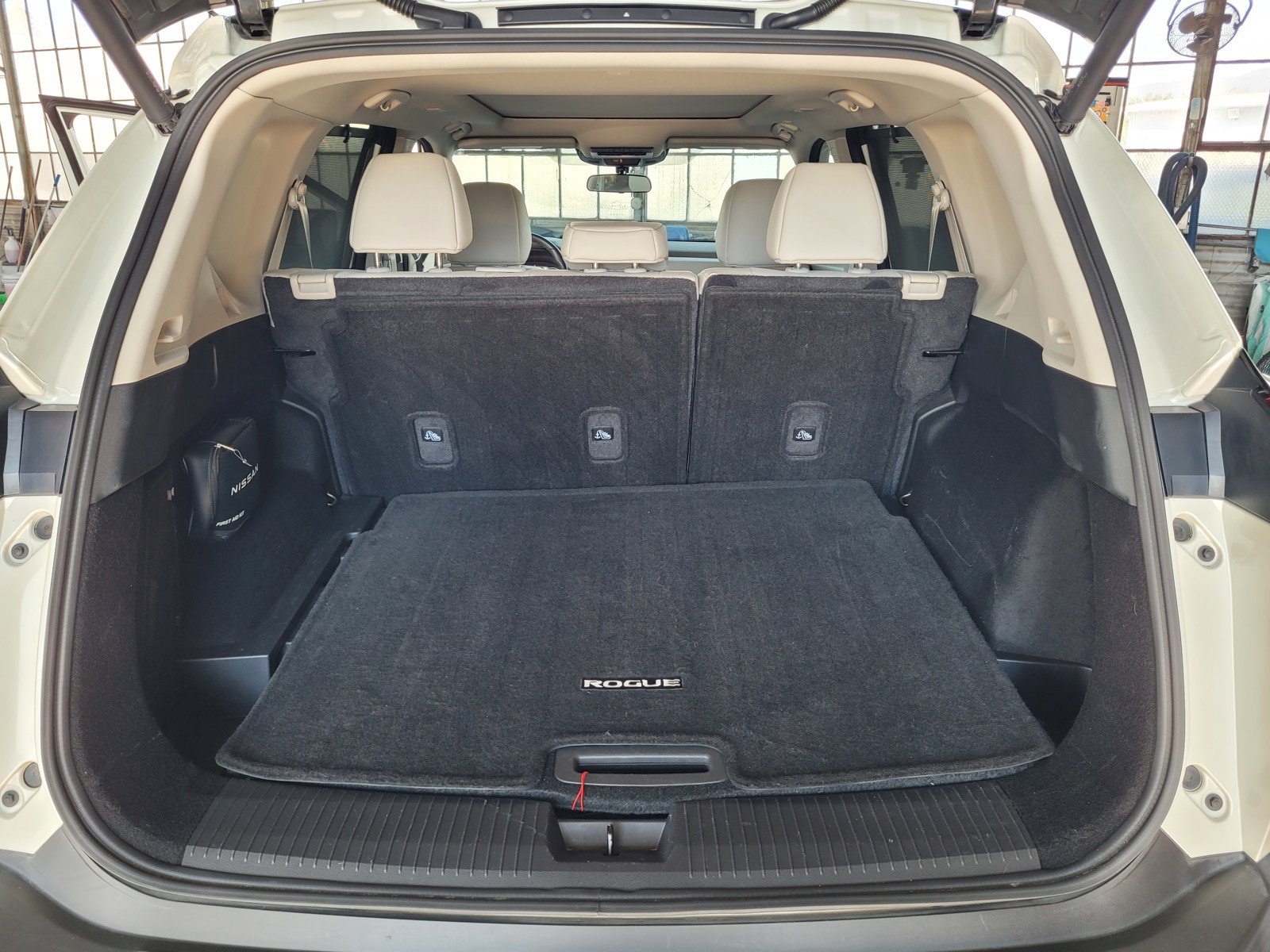 Certified 2023 Nissan Rogue SV w/ SV Premium B Package FWD image 19