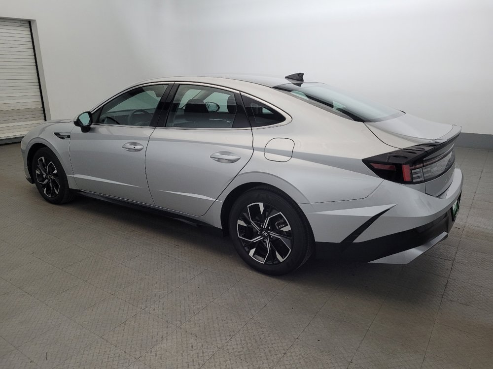 Used 2025 Hyundai Sonata SEL FWD image 3