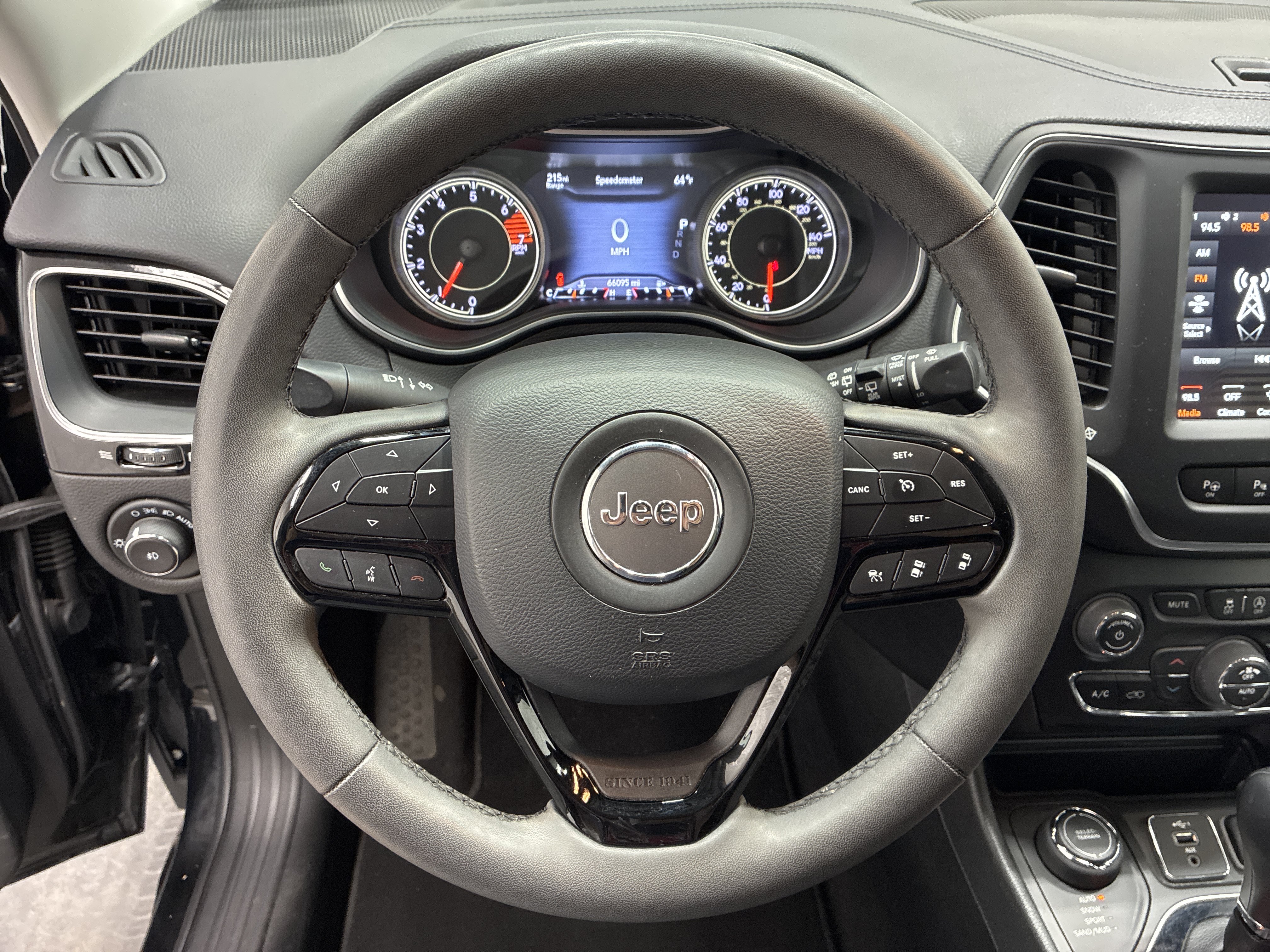 Certified 2023 Jeep Cherokee Altitude Lux w/ Lux Elite Package AWD/4WD image 24