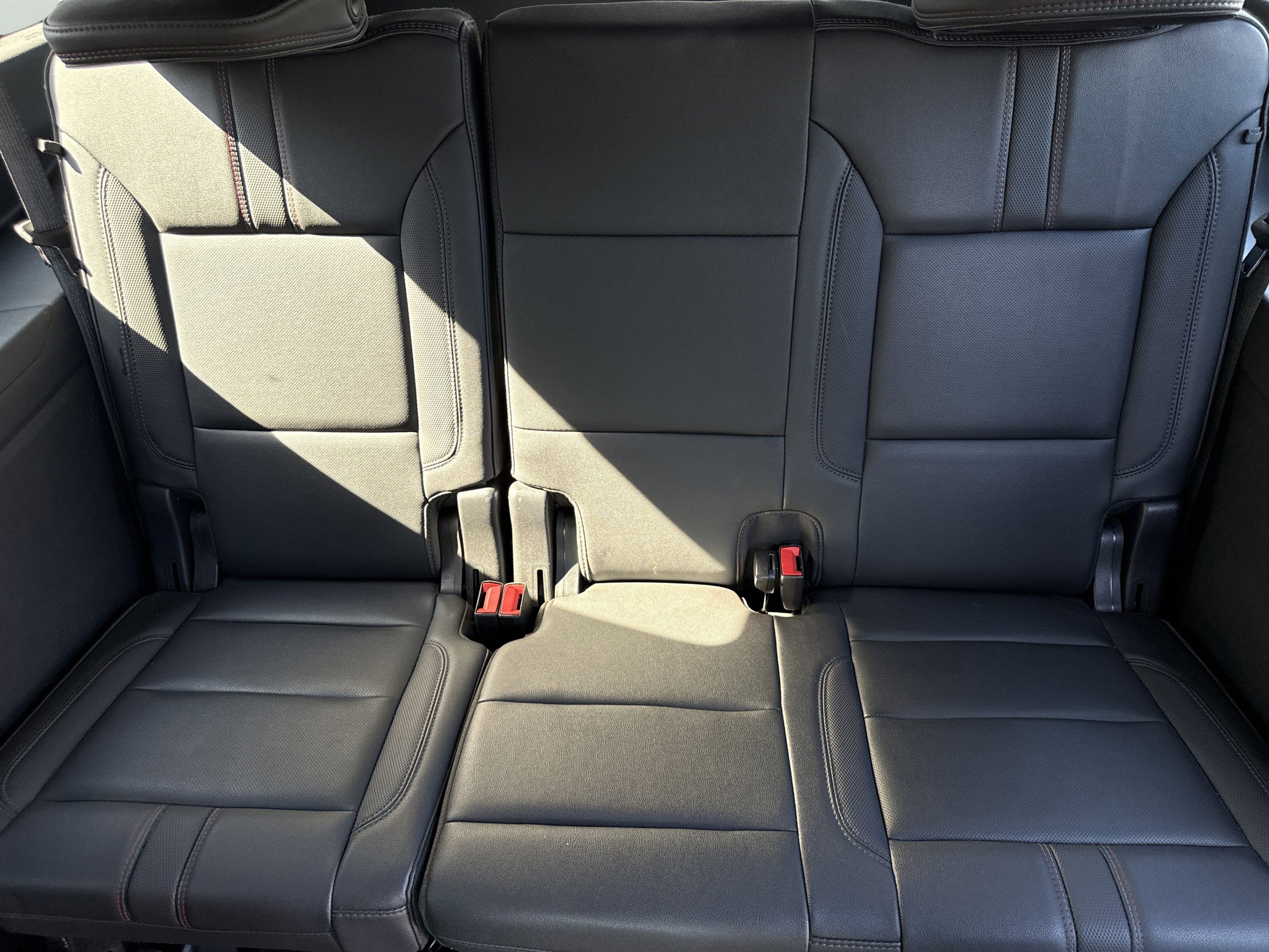 Used 2022 Chevrolet Suburban RST w/ Luxury Package image 10