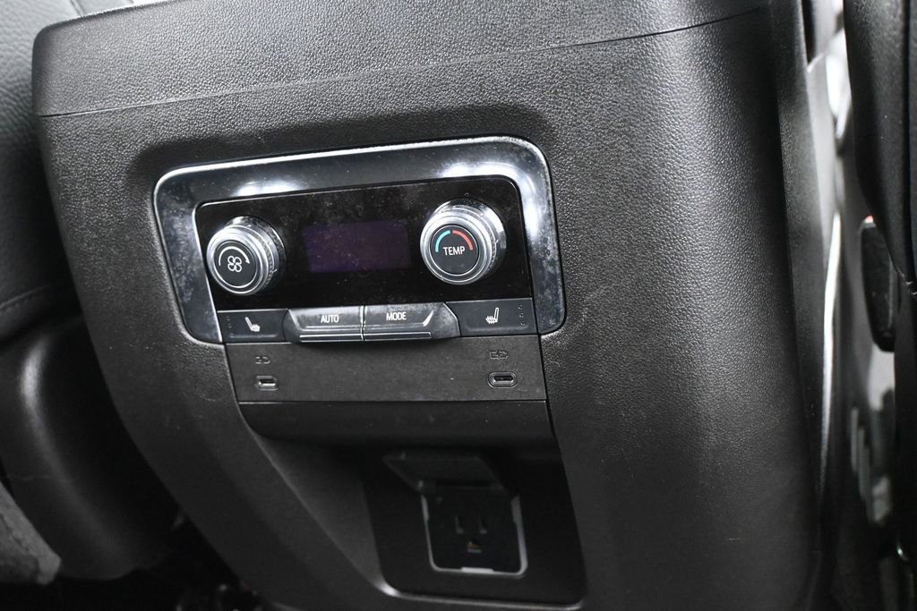 Used 2025 GMC Yukon XL Denali AWD/4WD image 48