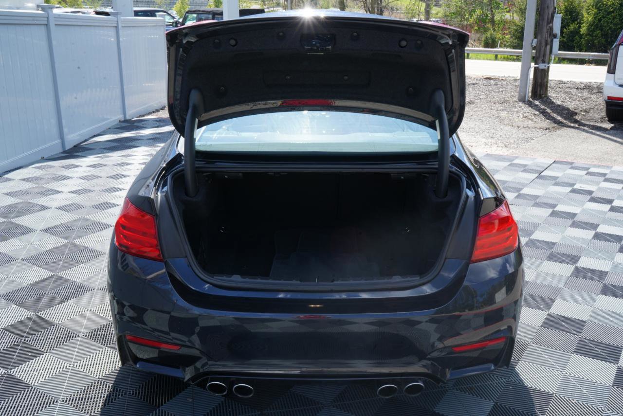 Used 2016 BMW M4 Coupe w/ Executive Package RWD image 49
