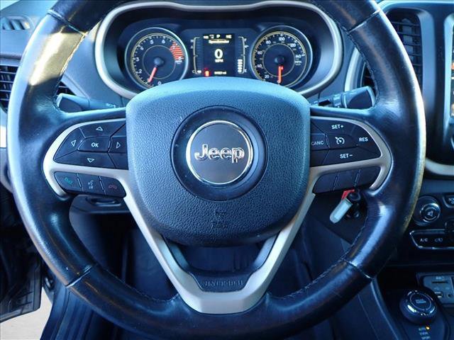 Used 2016 Jeep Cherokee Latitude w/ Cold Weather Group image 11