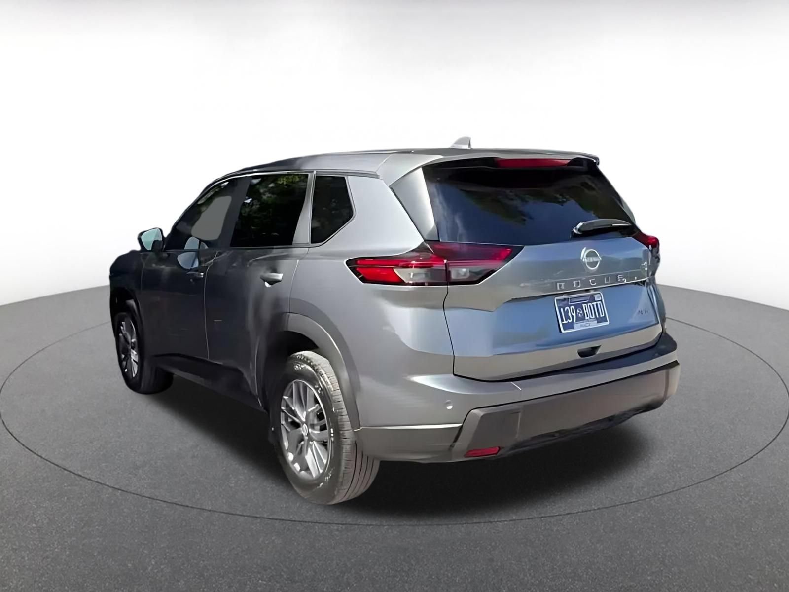 Used 2026 Nissan Rogue SV AWD/4WD image 10