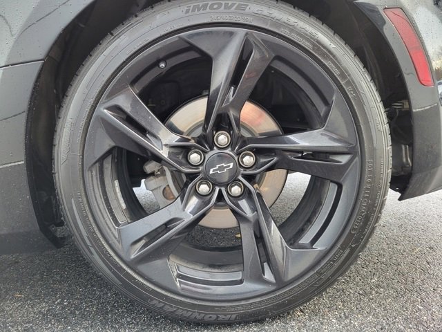 Used 2021 Chevrolet Camaro LT w/ RS Package image 22