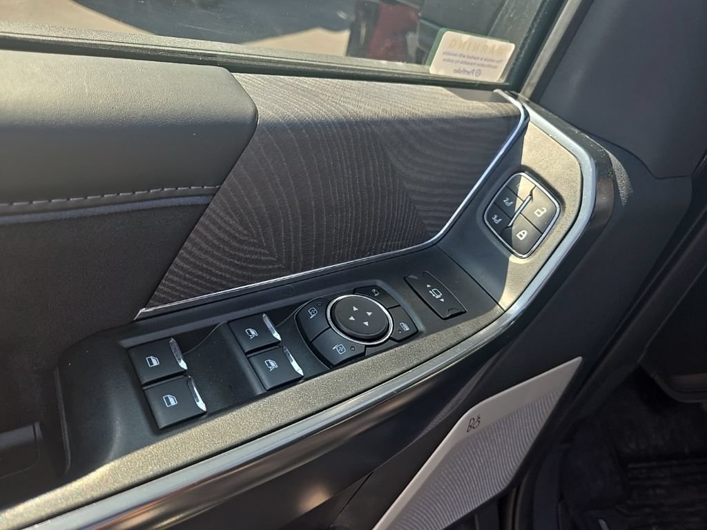Used 2025 Ford F350 Platinum AWD/4WD image 10