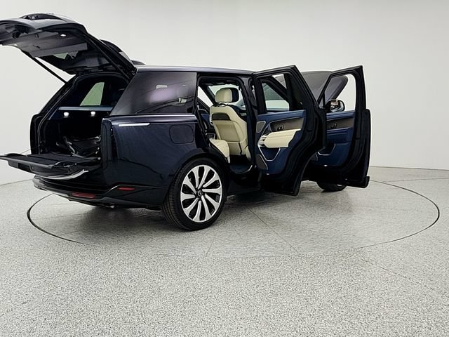 Certified 2025 Land Rover Range Rover SV AWD/4WD image 11