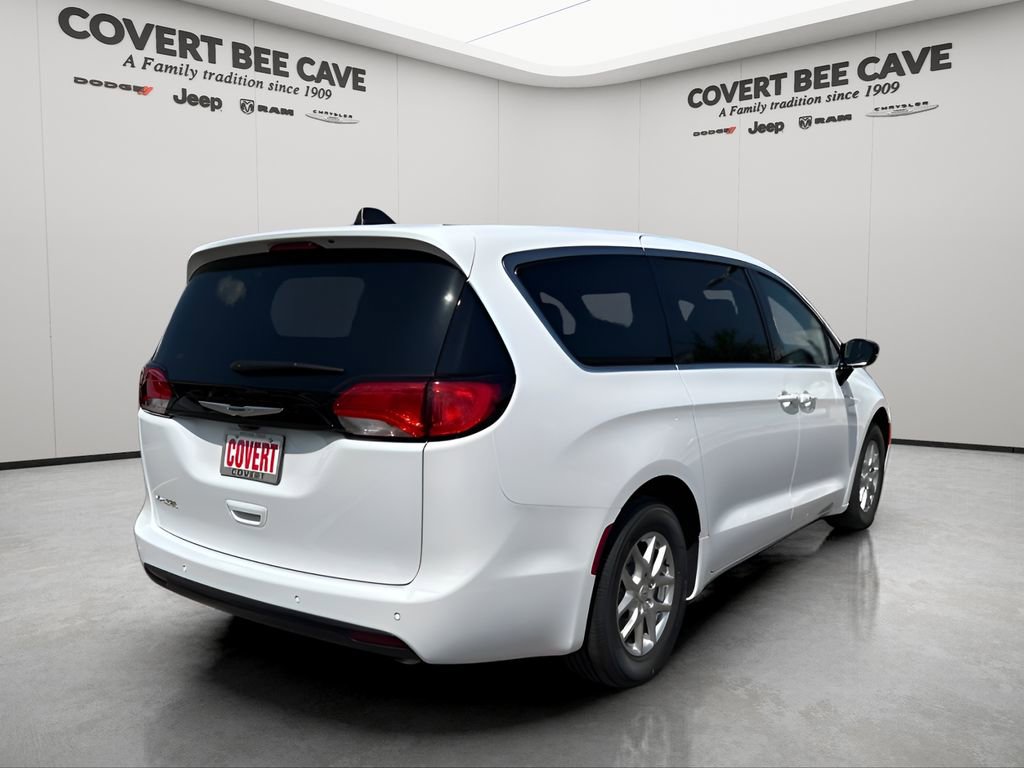 New 2026 Chrysler Voyager LX image 9