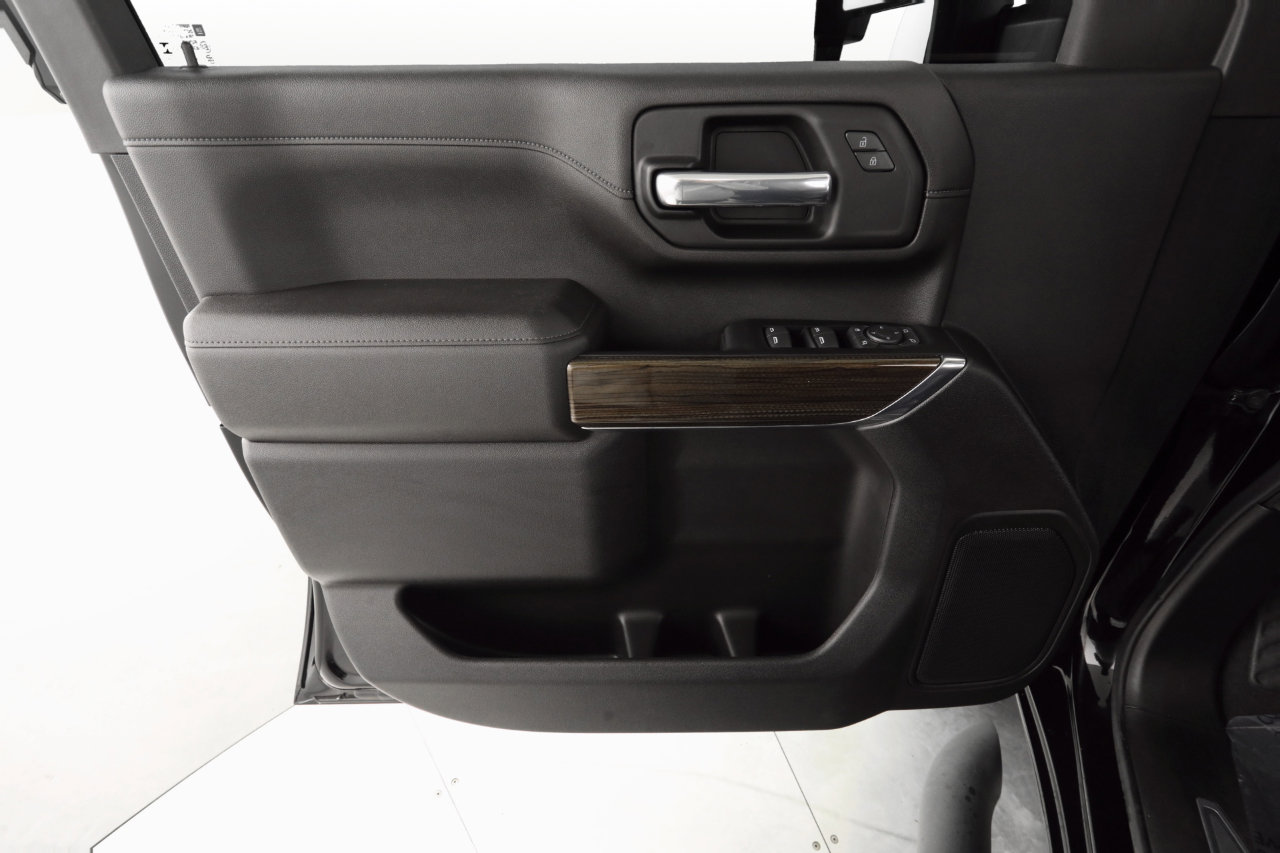 Used 2022 Chevrolet Silverado 2500 LT w/ Midnight Edition image 11