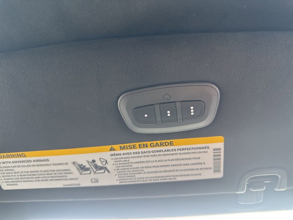 New 2026 Chrysler Pacifica Pinnacle image 25