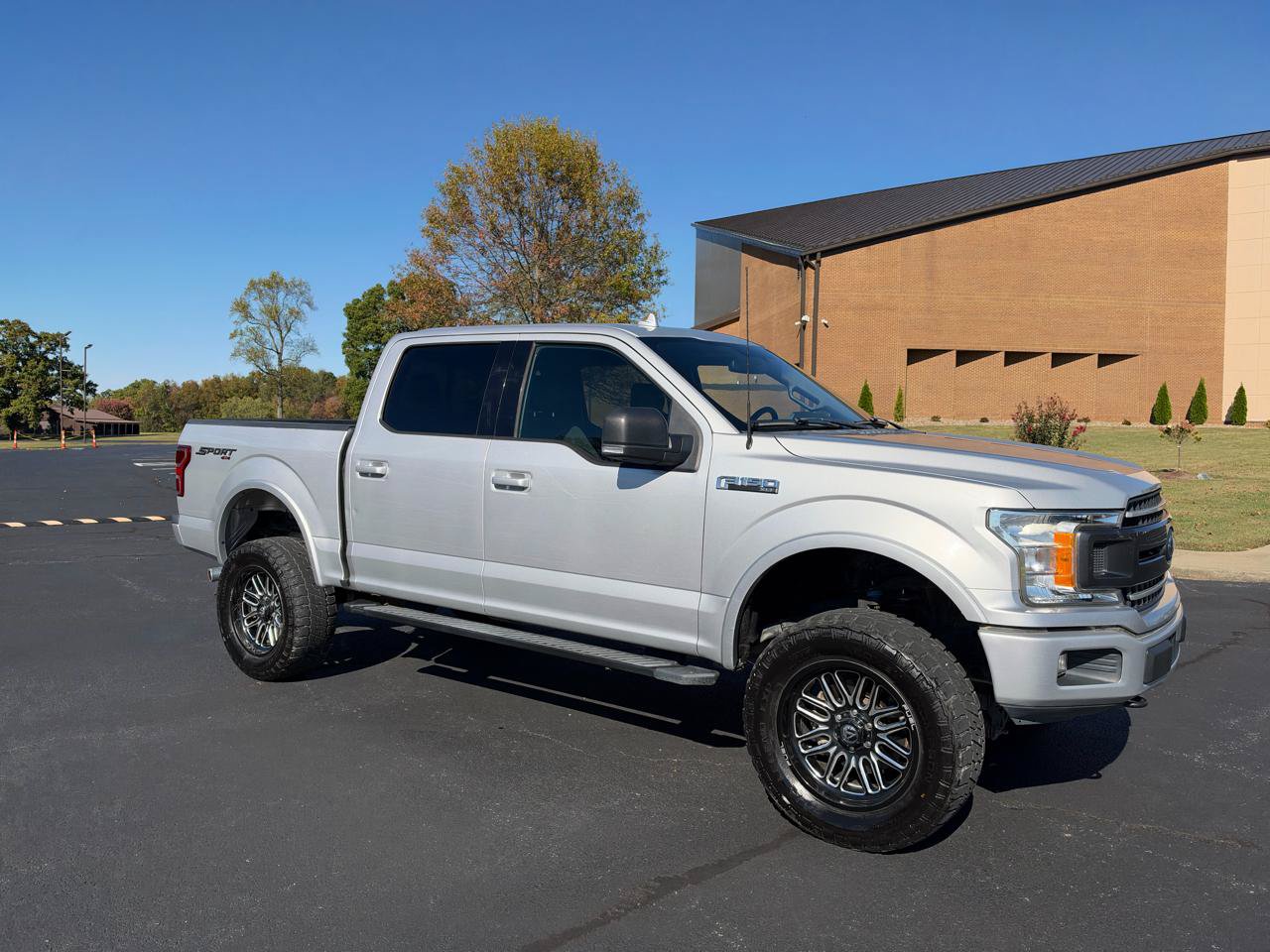 Used 2018 Ford F150 XLT w/ Equipment Group 302A Luxury AWD/4WD image 4