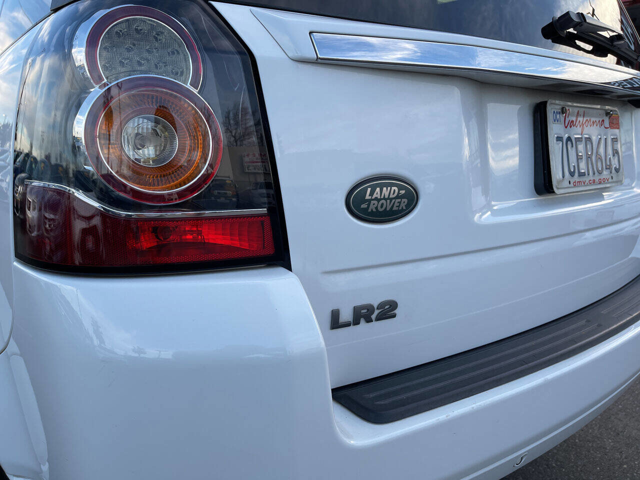 Used 2013 Land Rover LR2 HSE image 25