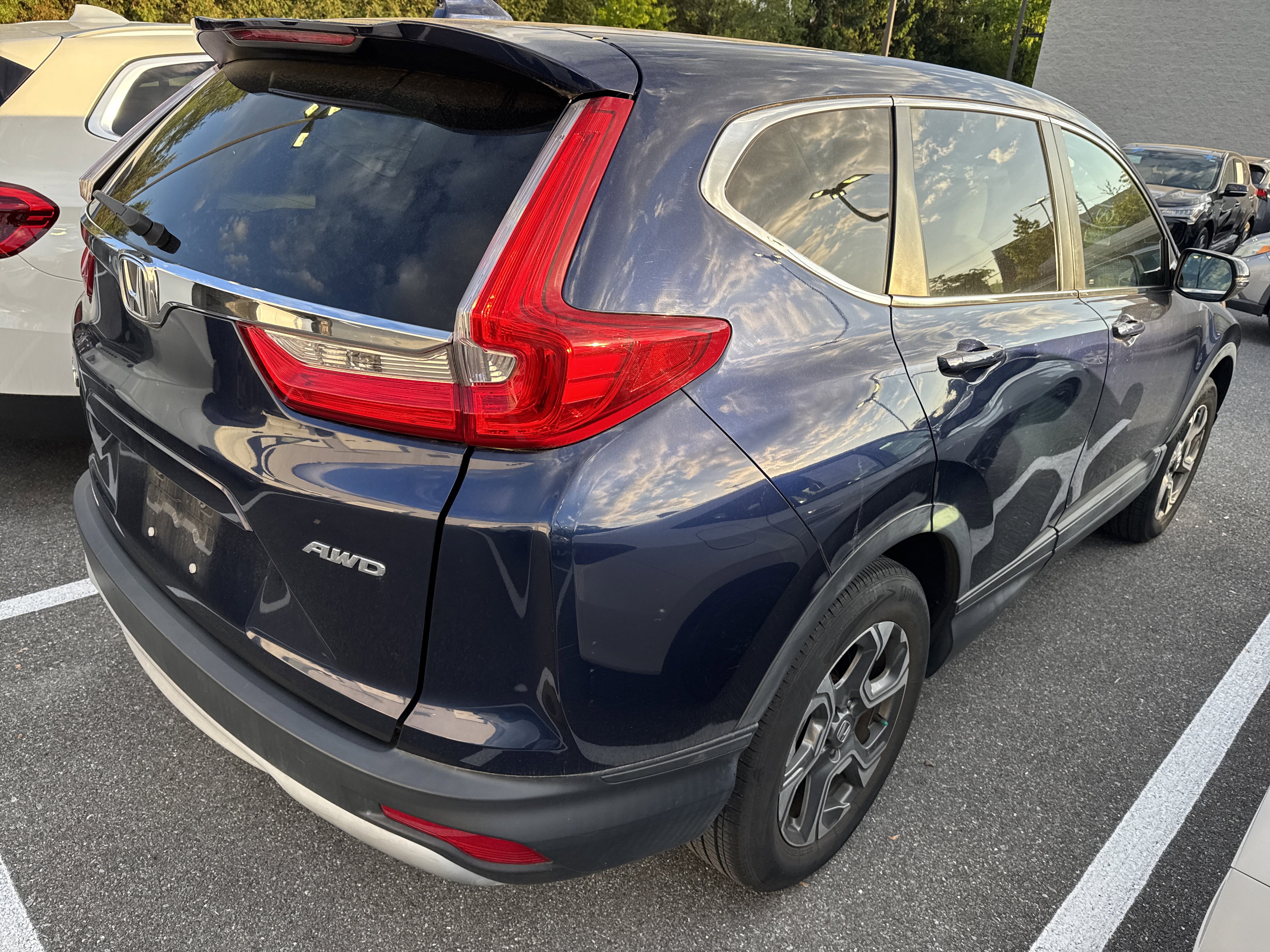 Used 2017 Honda CR-V EX image 3
