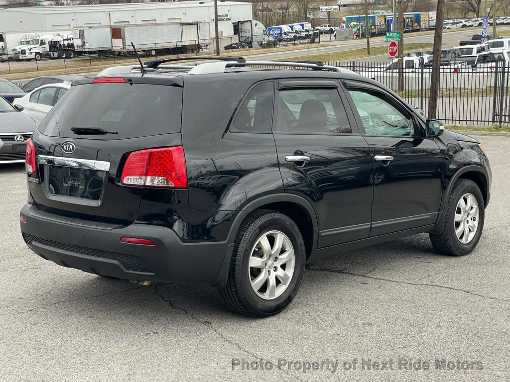 Used 2013 Kia Sorento LX w/ Convenience Pkg image 6
