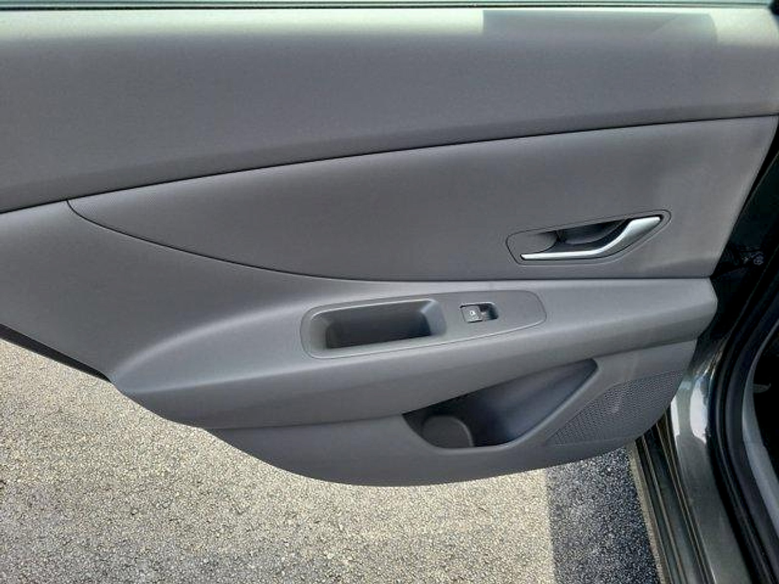 Used 2026 Hyundai Elantra SE FWD image 19