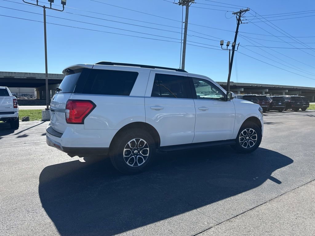 Used 2024 Ford Expedition XLT image 6