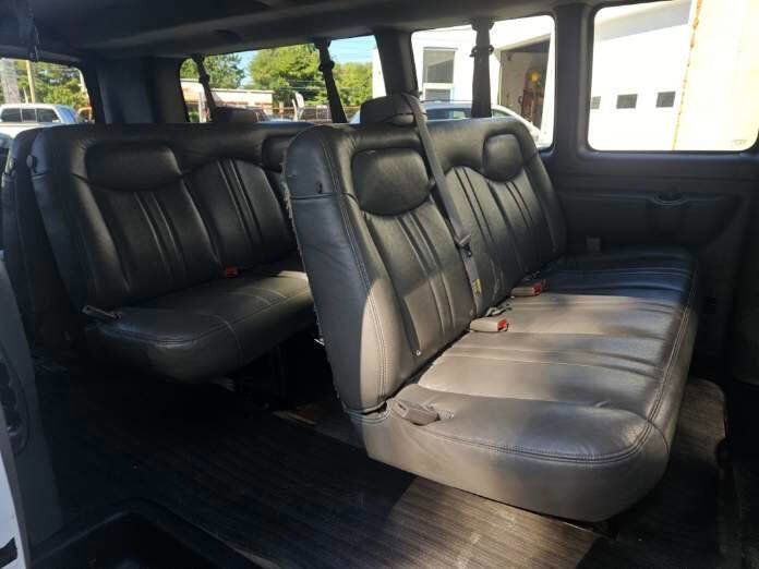 Used 2006 Chevrolet Express 3500 LS image 11