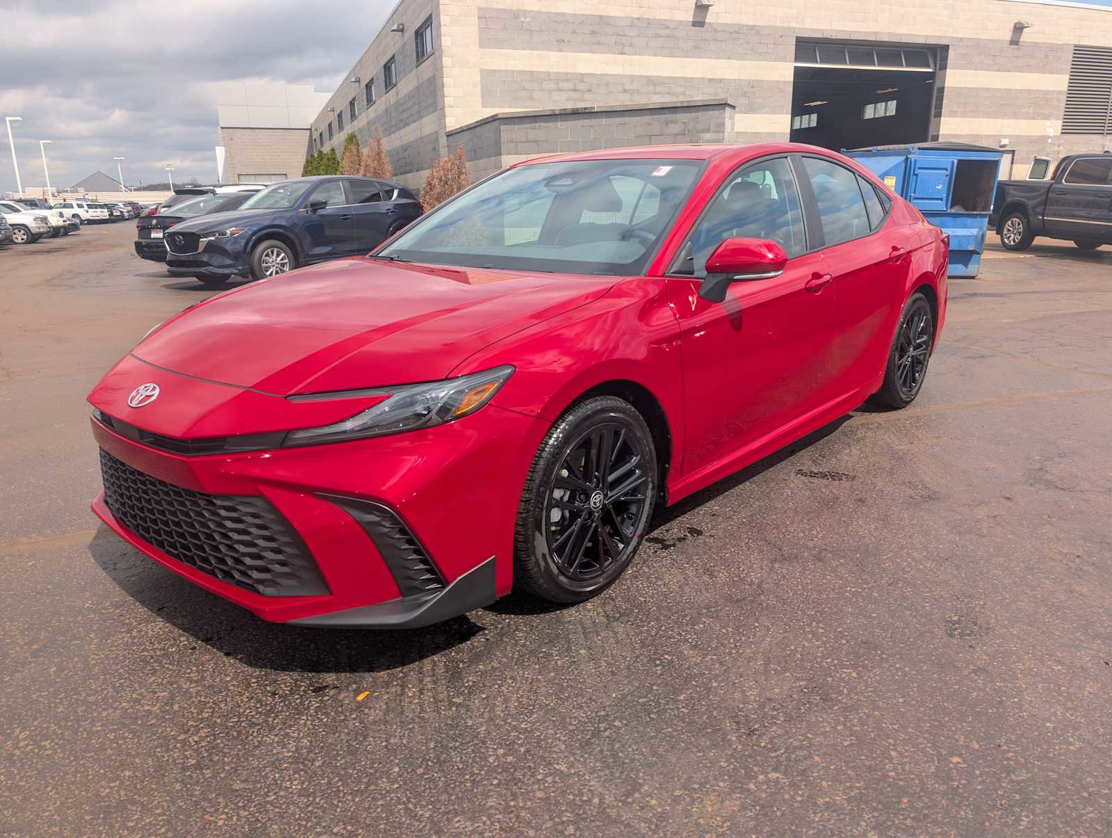 Certified 2025 Toyota Camry SE w/ Convenience Package FWD image 3