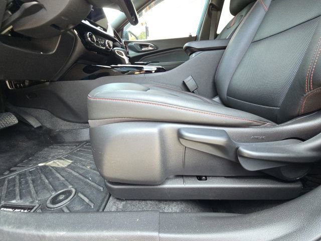 Used 2025 Chevrolet Trax RS w/ Sunroof Package FWD image 19