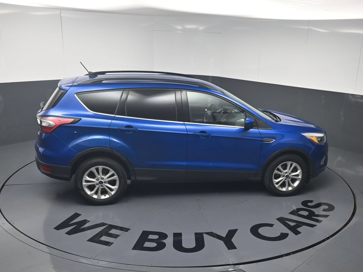 Used 2018 Ford Escape SE w/ SE Sync 3 Package FWD image 33