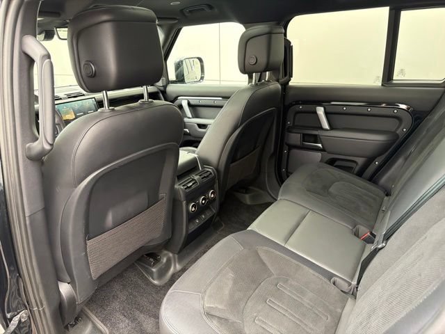 Used 2023 Land Rover Defender 110 V8 AWD/4WD image 9