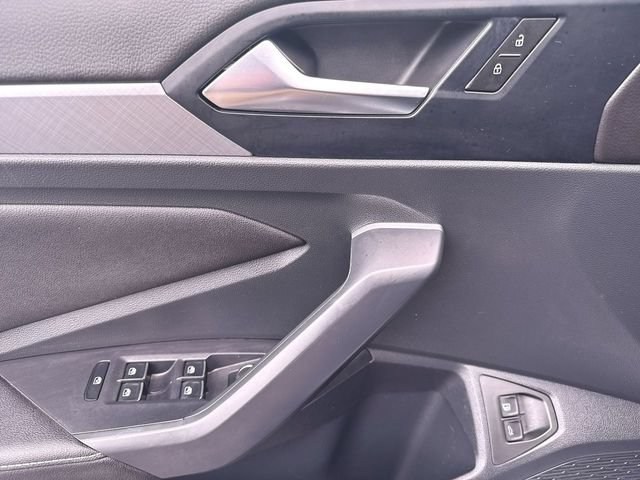 Used 2024 Volkswagen Jetta SE FWD image 22