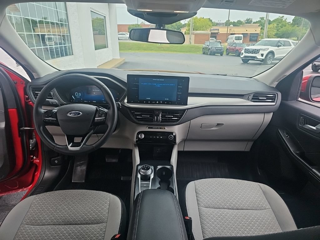 Used 2023 Ford Escape Active w/ Tech Pack #2 AWD/4WD image 12